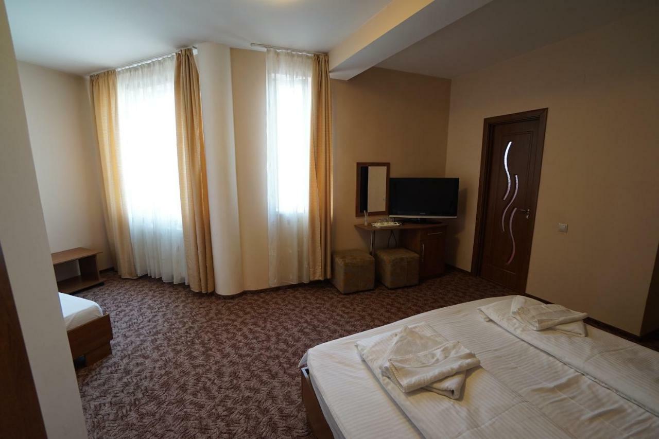 Pensiunea Flamingo Sibiu Exterior photo