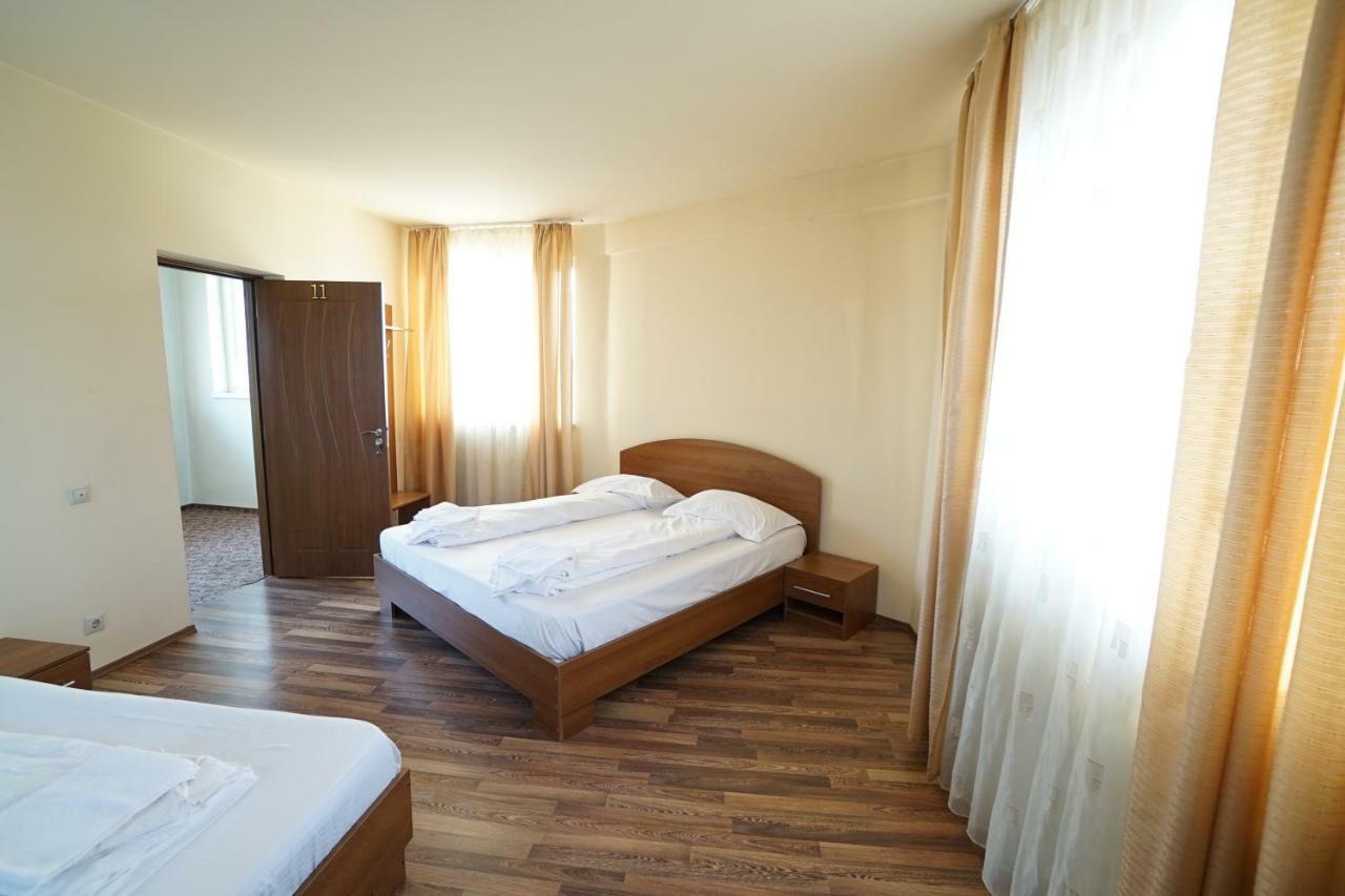 Pensiunea Flamingo Sibiu Exterior photo